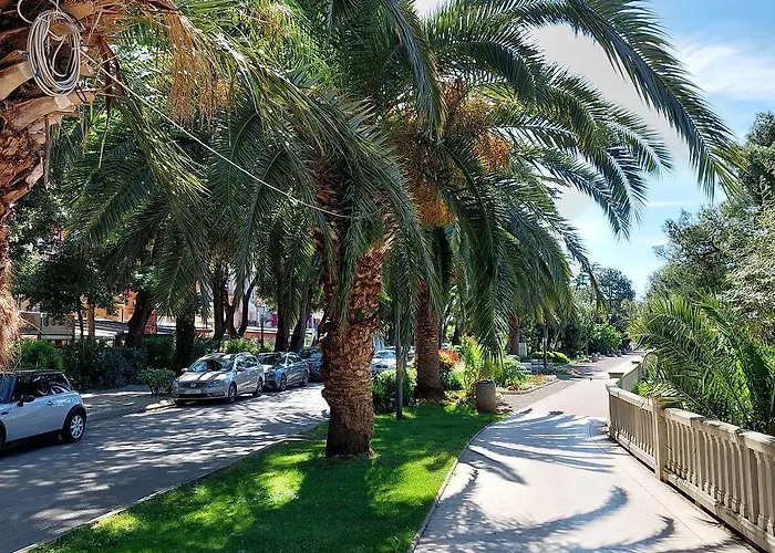 Charmantes Nur 50 Meter Zum Mit Privater Terrasse, Meerblick, Parkplatz アパート *